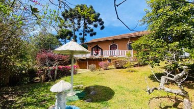 house em Rua Augusto Pagliacci, Jardim Califórnia - Campos do Jordão - SP