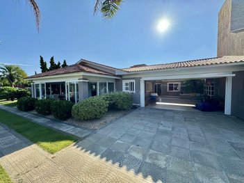 house em Rua Rio Tainhas, Centro - Xangri-Lá - RS