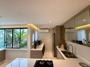 apartment em Rua das Tainhotas, Jurerê - Florianópolis - SC