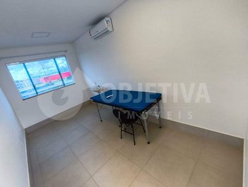 office em Avenida Belarmino Cotta Pacheco, Santa Mônica - Uberlândia - MG