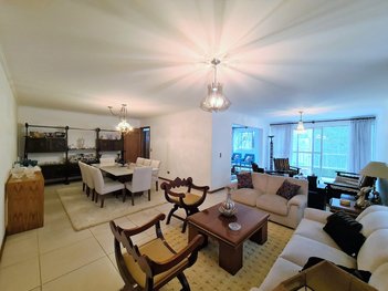 apartment em Rua Desembargador Motta, Centro - Curitiba - PR