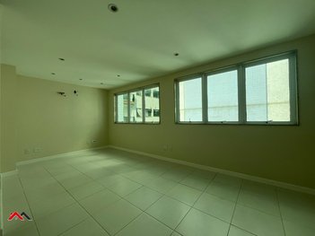 office em Rua Tirol, Freguesia (Jacarepaguá) - Rio de Janeiro - RJ