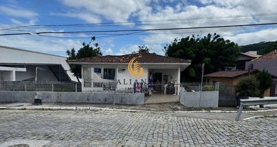 house em Rua Coletor Irineu Comelli, Centro - São José - SC