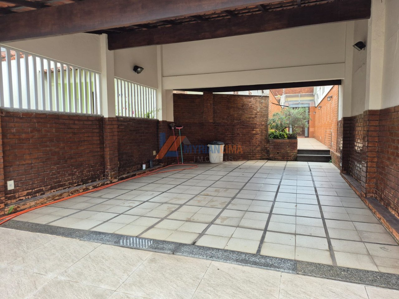 a09e6216-9356-4c98-8afe-3fed69008c52