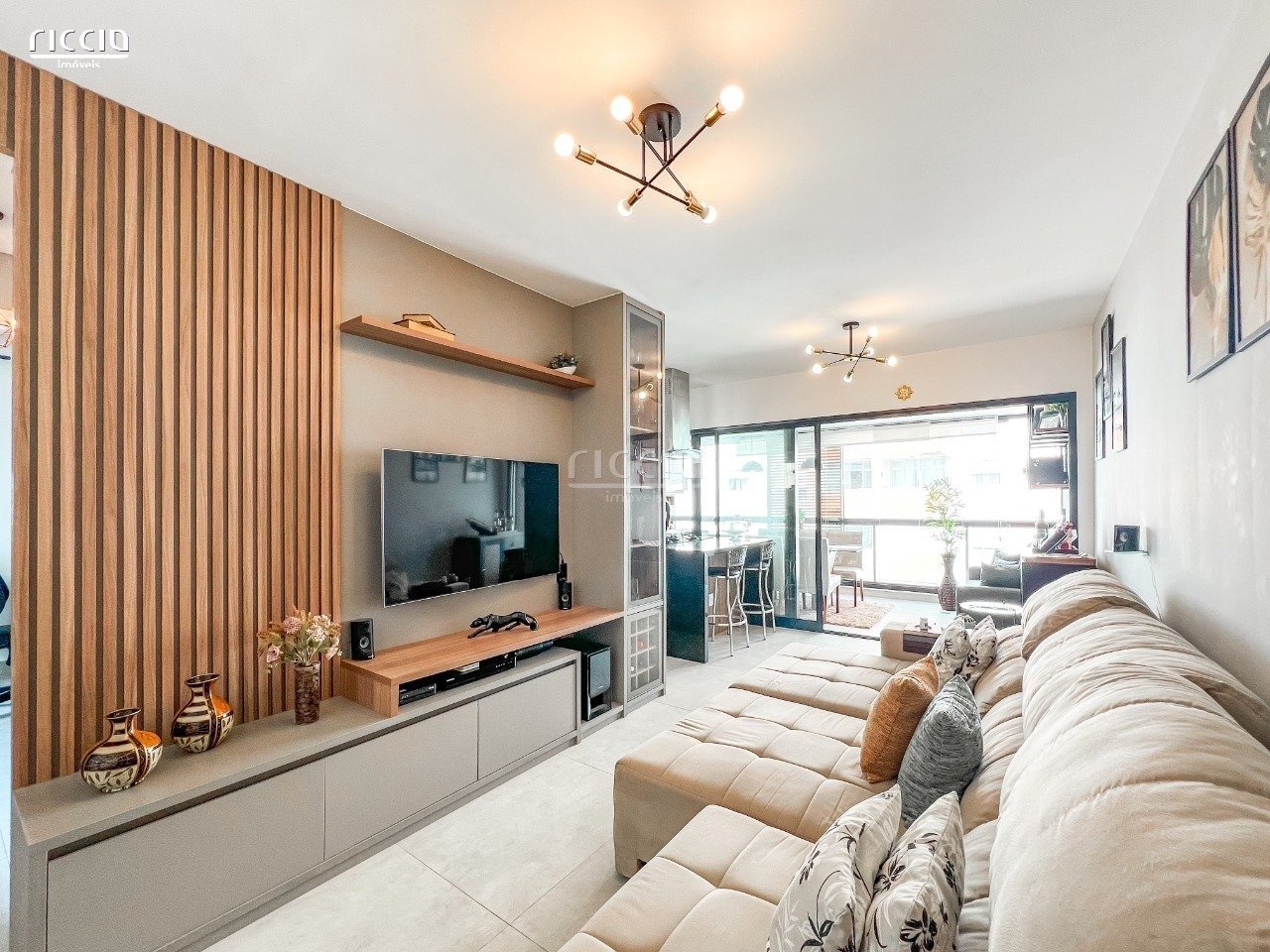 iQR218_1468967b5f072e4d61