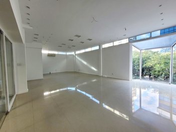business em Rua Mostardeiro, Moinhos de Vento - Porto Alegre - RS