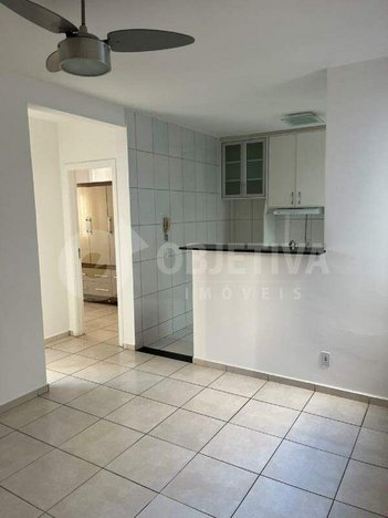 apartment em Rua Francisco Rodrigues Serralha, Chácaras Tubalina e Quartel - Uberlândia - MG