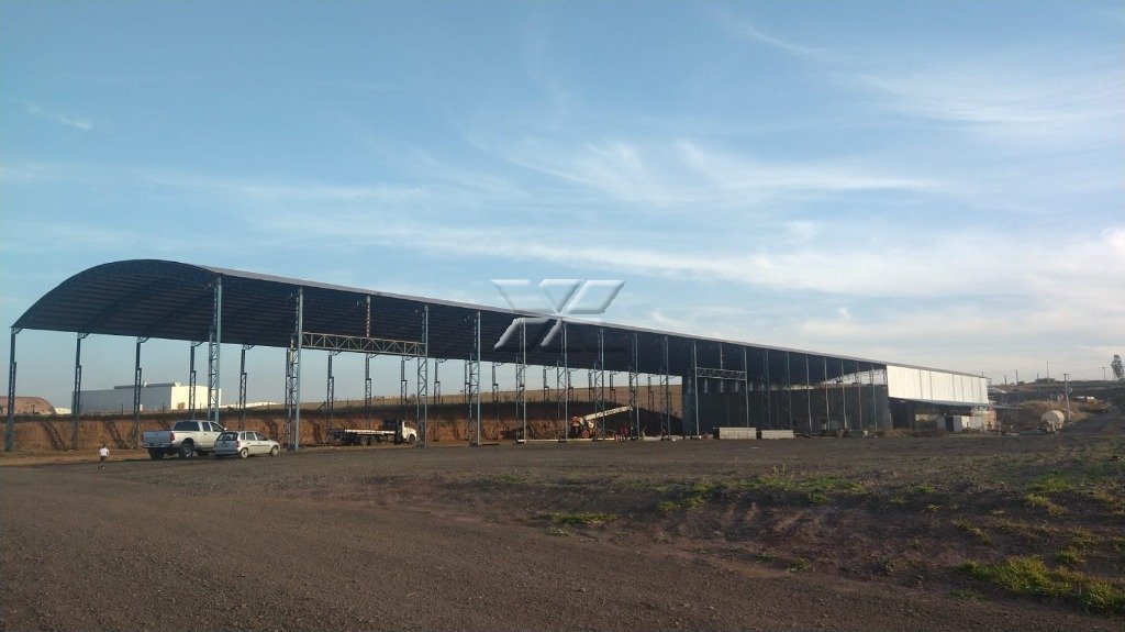 Barracão 4 mil metros + terreno 5 mil metros com possibilidade de construção