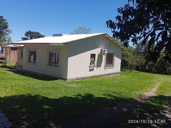 house em Rua Avelino F Selbach, Costa Verde (Itacolomi) - Gravataí - RS