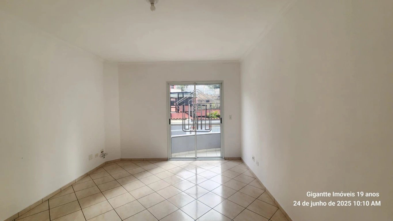 Sala grande com sacada