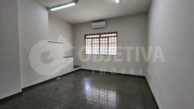office em Rua Araxá, Osvaldo Rezende - Uberlândia - MG