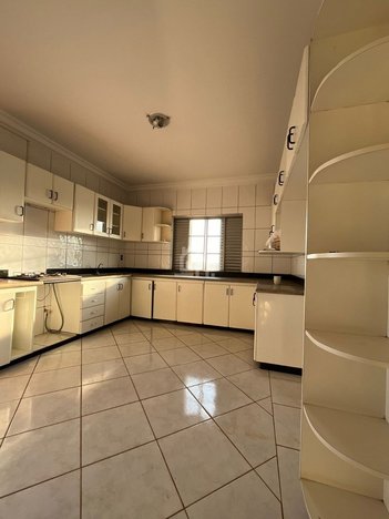 apartment em Rua Augusta Bastos, Setor Central - Rio Verde - GO
