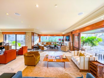 apartment em Avenida Coronel Lucas de Oliveira, Boa Vista - Porto Alegre - RS