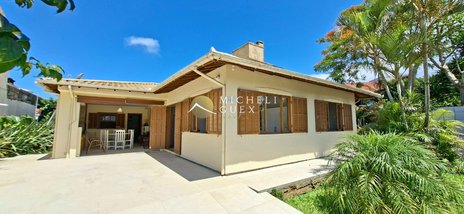 house em Rua Doutor Elmo Kinseski, Centro - Garopaba - SC