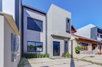 house em Jean Vardaramatos, Hípica - Porto Alegre - RS