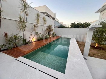 house em Avenida Vereador Carlito Cordeiro, Jardim Botânico - Uberlândia - MG