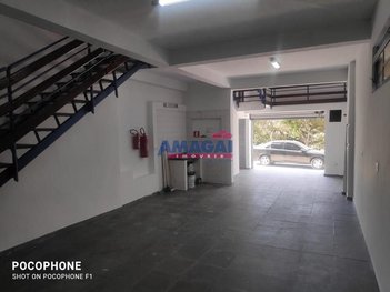 commercial_building em Avenida Pedra Santa, Parque Santo Antônio - Jacareí - SP