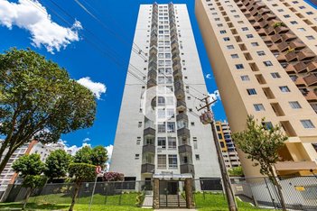 apartment em Rua João Pontoni, Cristo Rei - Curitiba - PR