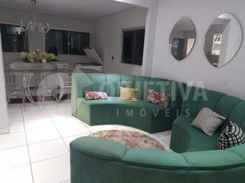 house em Rua Edson Gonçalves, Segismundo Pereira - Uberlândia - MG
