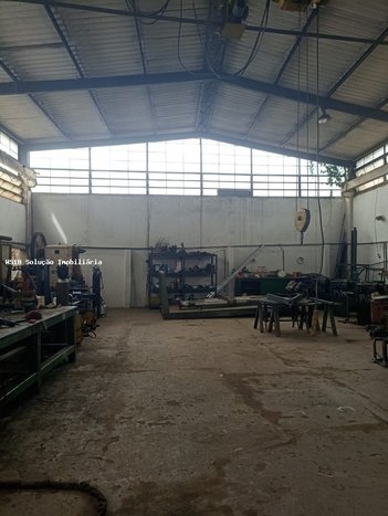 industrial em Via Expressa Francisco Cleuton Lopes, Água Branca - Contagem - MG