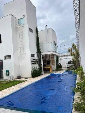 house em Rua Mônaco, Laranjeiras - Uberlândia - MG
