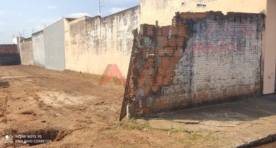 land_lot em Rua Hipólito José da Costa, Vila São José - São Carlos - SP
