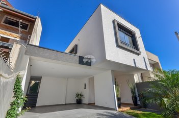 house em Rua Luciano Hella, Campina do Siqueira - Curitiba - PR
