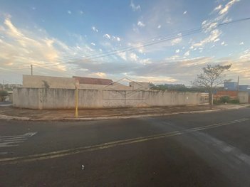 house em Rua Alexandre Favero, Vila Jardim Celina - Bauru - SP