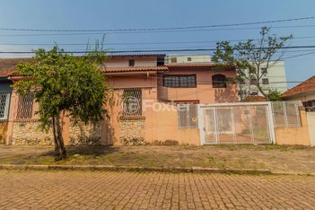 house em Rua Ponche Verde, Medianeira - Porto Alegre - RS