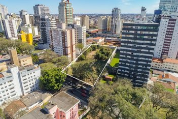 apartment em Rua Guilherme Pugsley, Água Verde - Curitiba - PR
