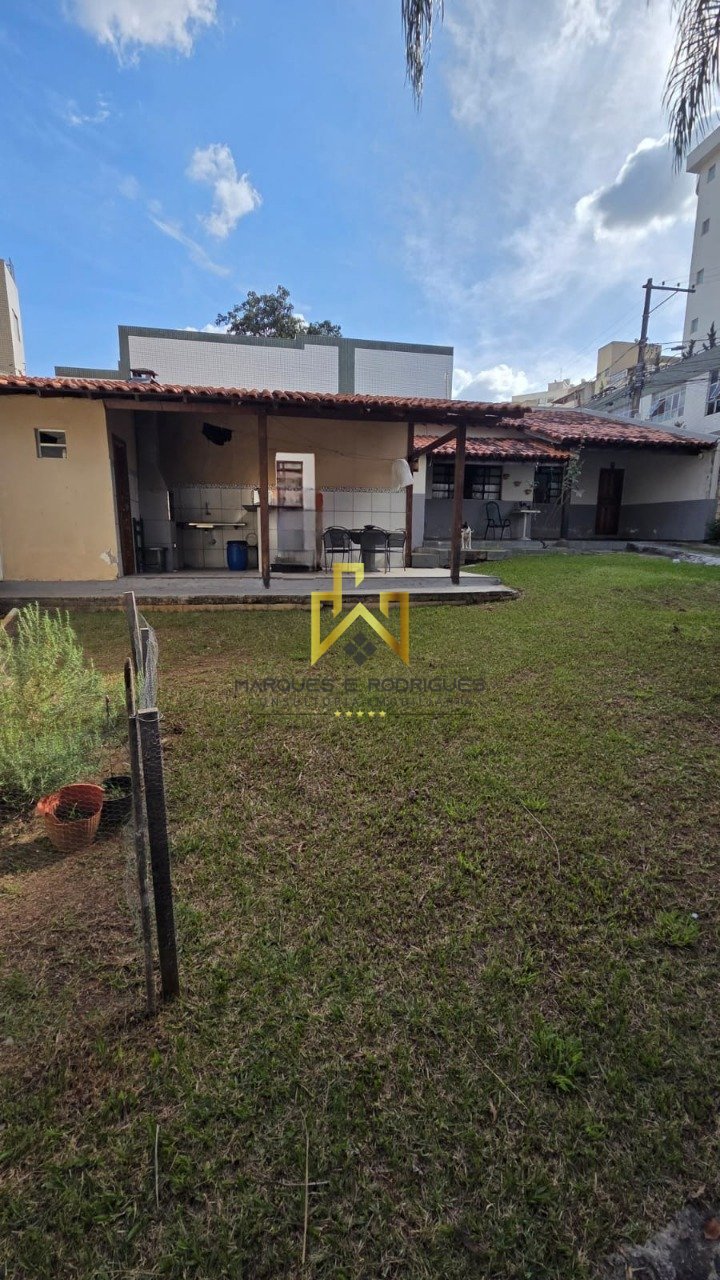 Casa com 2 quartos — Ouro Preto, Belo Horizonte