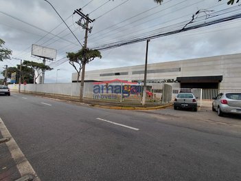 industrial em Avenida Independência, Jardim Independência - Taubaté - SP
