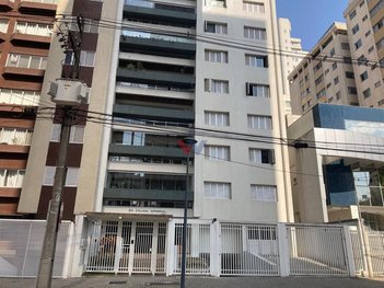 apartment em Rua Desembargador Motta, Água Verde - Curitiba - PR