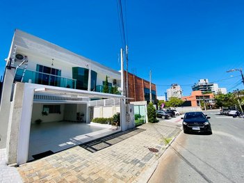 house em Rua José de Alencar, Praia dos Amores - Balneário Camboriú - SC