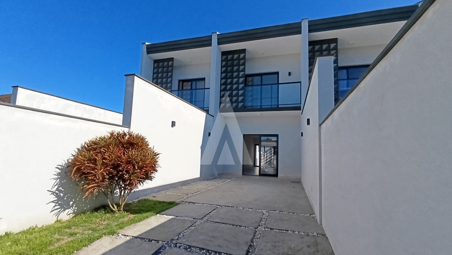 FACHADA L1