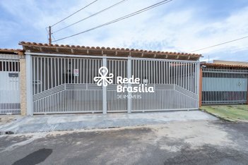 house em QE 15 Conjunto E, Guará II - Brasília - DF