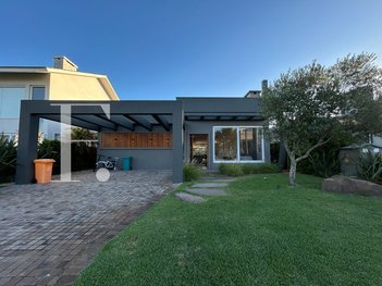 house em Rua Rio Jacuí, Centro - Xangri-Lá - RS