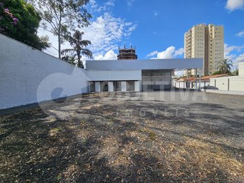industrial em Avenida Professora Minervina Cândida de Oliveira, Umuarama - Uberlândia - MG