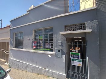 house em Rua Lourenço Menicucci, Centro - Lavras - MG