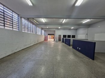 industrial em Rua Várzea Paulista, Vila Santa Maria - Jundiaí - SP