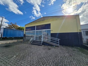 industrial em Avenida das Torres, São Pedro - São José dos Pinhais - PR