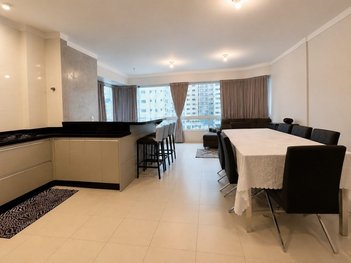apartment em Rua 226, Meia Praia - Itapema - SC