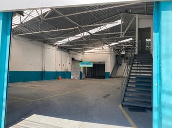 industrial em Henrique Schaumann, Pinheiros - São Paulo - SP