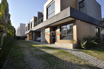 house em Rua Grumixama, Campeche - Florianópolis - SC