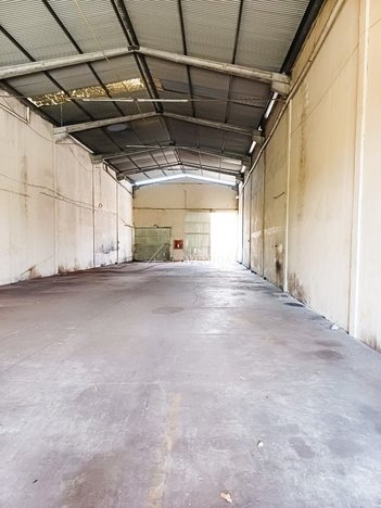 industrial em Rua Dolores Peralta, Waldemar Hauer - Londrina - PR