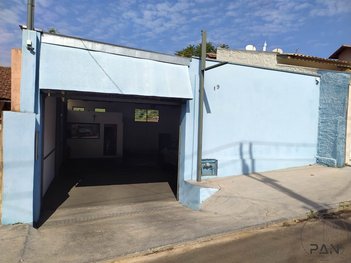 industrial em Rua Emílio Garcia, Jardim Bom Pastor - Botucatu - SP