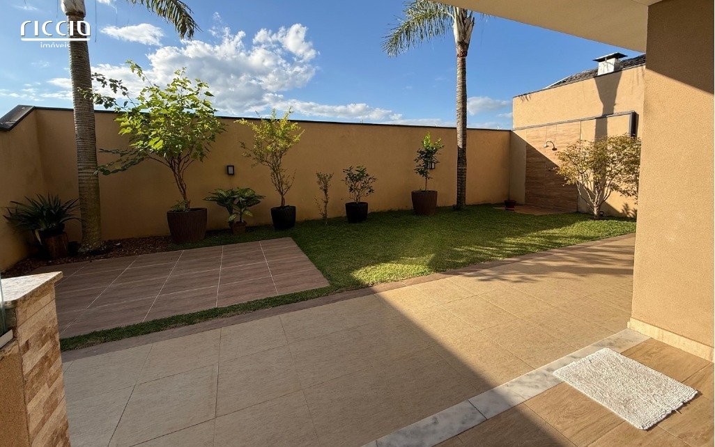 df565c28-0571-468a-a439-ed9584e820d3