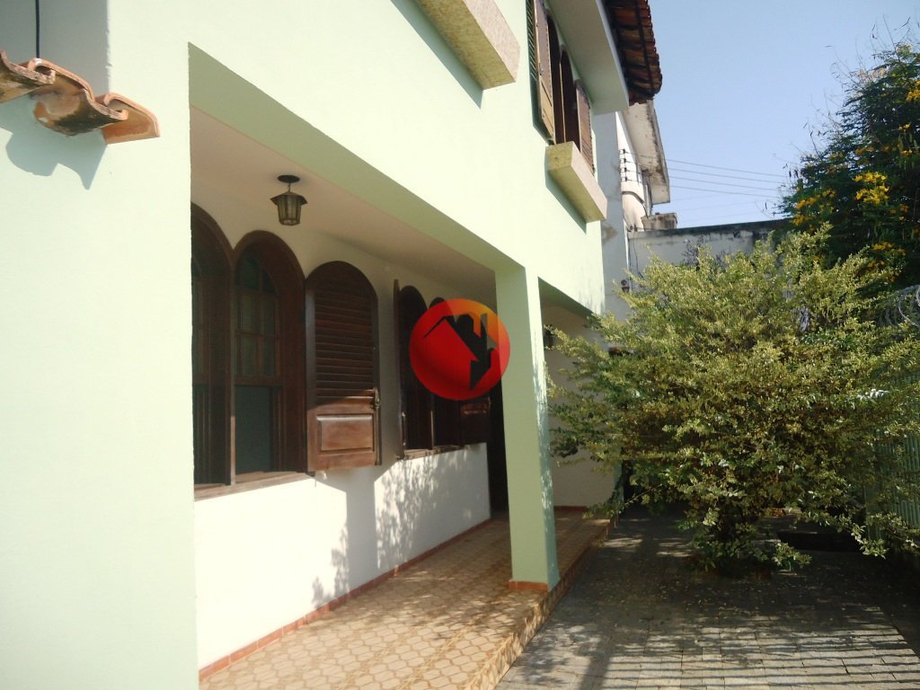 Casa com 4 quartos — Planalto, Belo Horizonte