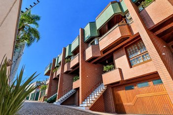 house em Rua Monte Alverne, Chácara das Pedras - Porto Alegre - RS