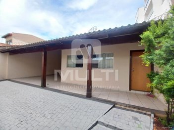 house em Rua Laguna, Tabajaras - Uberlândia - MG